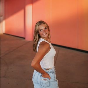 Meet your Posher, Kayla